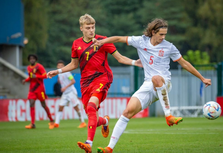 马德里竞技发布备战花絮，清晨豪取连胜，国王杯任务艰巨，球探报告显示潜力(马德里竞技今天比赛)