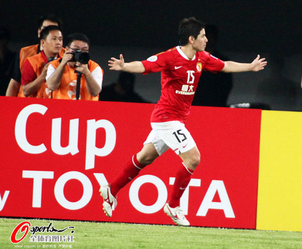 尼斯训练开放日，冲刺阶段远射贴柱引欢呼，亚冠在即，身体对抗强度拉满(提前实况守门员意识)